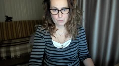 Lauraoven1 online show from 01-18-26, 01:15