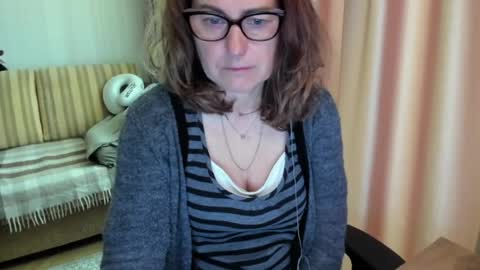 Lauraoven1 online show from 06-03-26, 07:22