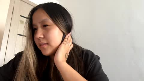 Snapshot of lauraparda chatting on 03-31-26, 10:37 Miko online show from 03-31-26, 10:37