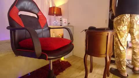 Laura Sofia online show from 03-29-26, 03:01