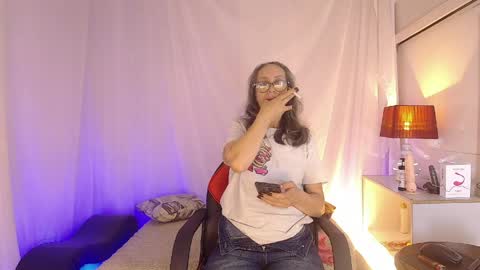 Laura Sofia online show from 03-31-26, 01:07