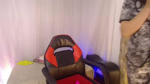 Laura Sofia online show from 05-05-26, 02:25