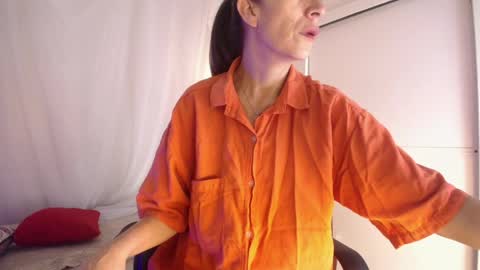 Laura Sofia online show from 06-03-26, 07:44