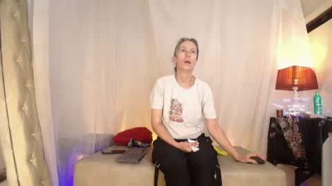 Laura Sofia online show from 06-19-26, 11:25