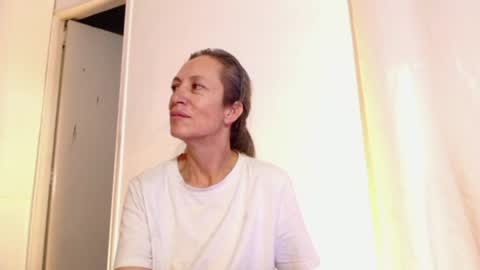 Laura Sofia online show from 07-16-26, 04:46