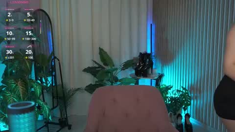  Laura  online show from 09-20-25, 05:08