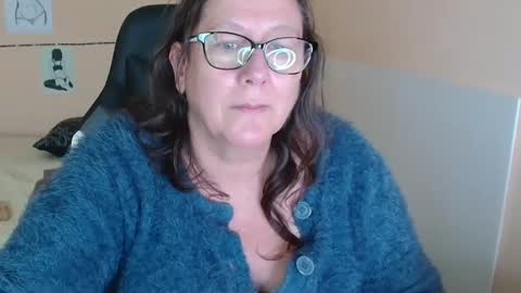 Snapshot of laureanne50 chatting on 12-08-24, 01:25 laureanne online show from 12-08-24, 01:25