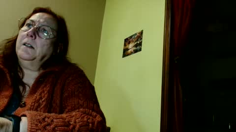 Snapshot of laureanne50 chatting on 12-17-24, 08:21 laureanne online show from 12-17-24, 08:21