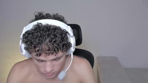 Laureent online show from 09-11-25, 06:41