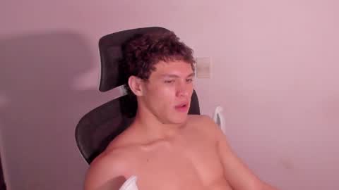 Laureent online show from 04-10-26, 01:22