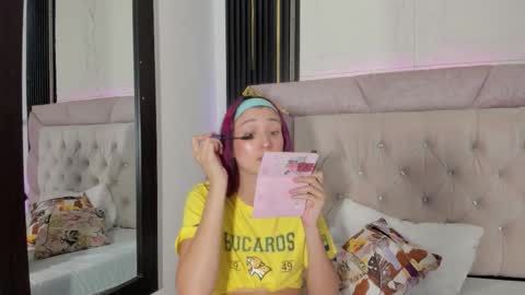 Laurem online show from 02-06-26, 07:17