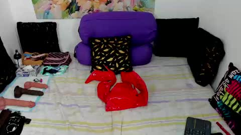 Snapshot of lauren_59 chatting on 07-31-26, 07:13 Lauren online show from 07-31-26, 07:13