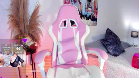 Snapshot of lauren__dallass chatting on 09-26-25, 10:14 MissLauren online show from 09-26-25, 10:14