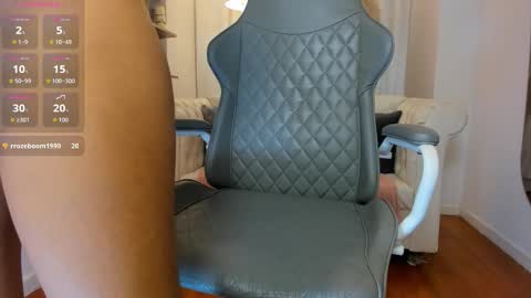 Snapshot of lauren_carterr_ chatting on 02-13-26, 07:10 LAUREN online show from 02-13-26, 07:10