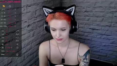 Snapshot of lauren_raquel chatting on 04-25-26, 04:48 Eva online show from 04-25-26, 04:48