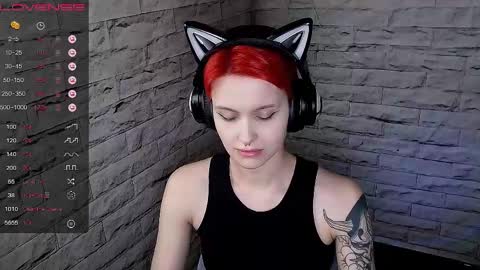 Snapshot of lauren_raquel chatting on 04-28-26, 04:56 Eva online show from 04-28-26, 04:56