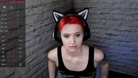 Snapshot of lauren_raquel chatting on 04-29-26, 04:22 Eva online show from 04-29-26, 04:22