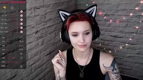 Snapshot of lauren_raquel chatting on 05-14-26, 06:15 Eva online show from 05-14-26, 06:15