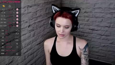Snapshot of lauren_raquel chatting on 05-15-26, 07:10 Eva online show from 05-15-26, 07:10