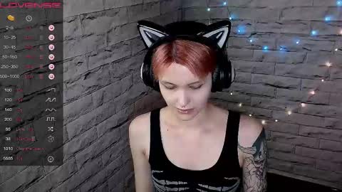 Snapshot of lauren_raquel chatting on 05-30-26, 06:27 Eva online show from 05-30-26, 06:27