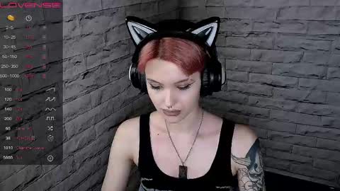 Snapshot of lauren_raquel chatting on 06-01-26, 07:04 Eva online show from 06-01-26, 07:04