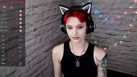 Snapshot of lauren_raquel chatting on 06-03-26, 03:17 Eva online show from 06-03-26, 03:17