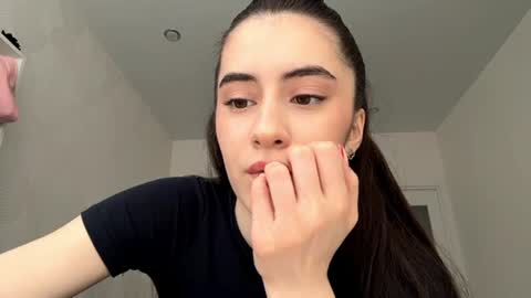 laurenadupuy online show from 06-11-26, 01:42
