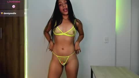 Snapshot of laurenandryansky chatting on 11-02-25, 01:30 Lauren Ryan online show from 11-02-25, 01:30