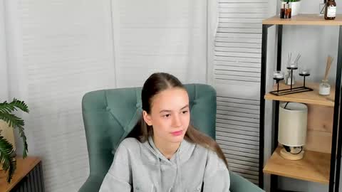 Snapshot of laurenasimpkin chatting on 06-06-26, 06:07 Lissa online show from 06-06-26, 06:07