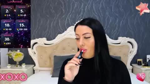 Snapshot of laurenjenssen chatting on 12-27-24, 08:56 Laura online show from 12-27-24, 08:56