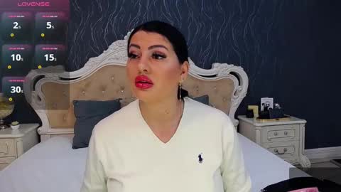 Snapshot of laurenjenssen chatting on 12-29-24, 08:33 Laura online show from 12-29-24, 08:33