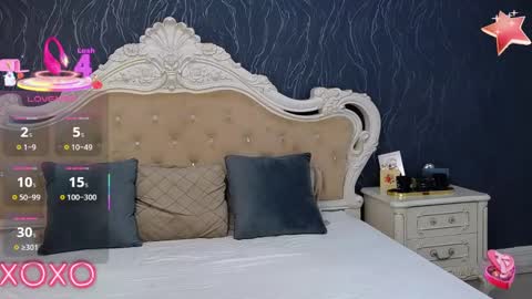 Snapshot of laurenjenssen chatting on 02-19-25, 08:44 Laura online show from 02-19-25, 08:44