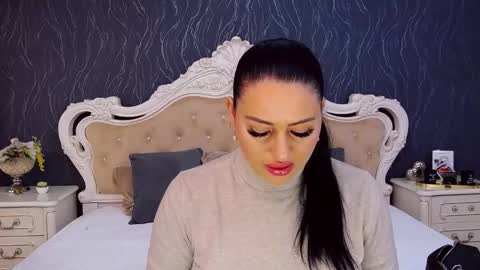 Snapshot of laurenjenssen chatting on 10-16-25, 11:11 Laura online show from 10-16-25, 11:11