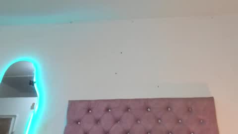 laurenlaine online show from 04-05-26, 01:52