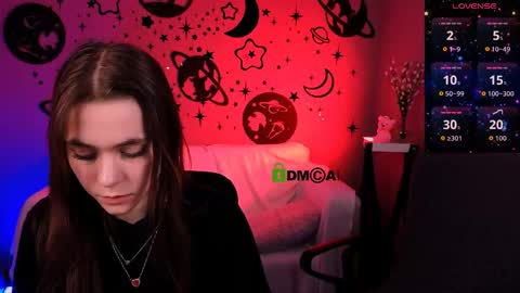 Laure online show from 04-11-26, 01:15