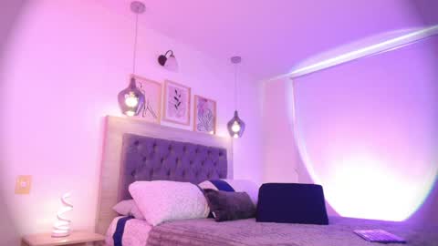 Lauren Saenz online show from 05-25-26, 12:11