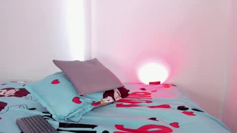 laurensmith9 online show from 02-19-25, 06:32