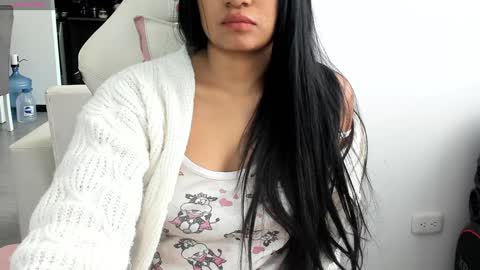 Snapshot of laurent_jones chatting on 12-03-24, 01:21 daniela angel     online show from 12-03-24, 01:21