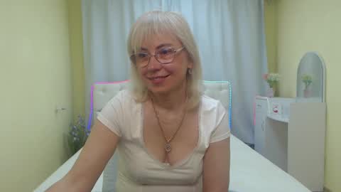 Lauren online show from 05-30-26, 05:48