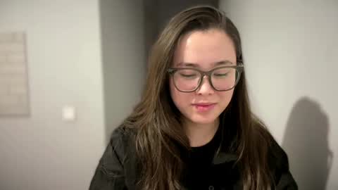 Snapshot of laurettasims chatting on 05-19-26, 03:29 Amelia online show from 05-19-26, 03:29