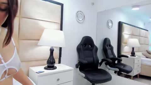 Laurin Rivas online show from 10-13-25, 01:44