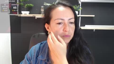 Laury  online show from 05-25-26, 04:57
