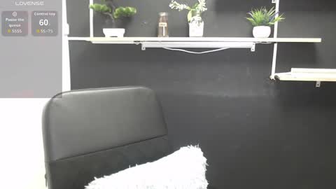 Laury  online show from 06-06-26, 05:17