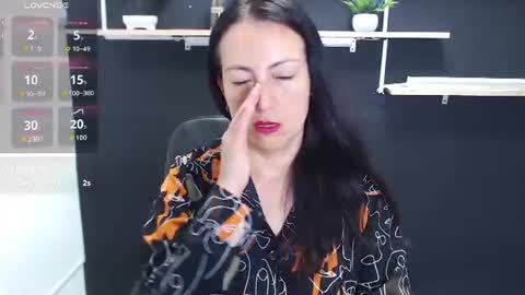 Laury  online show from 06-13-26, 04:49