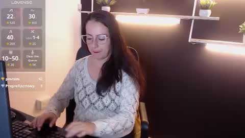 Laury  online show from 07-02-26, 09:43