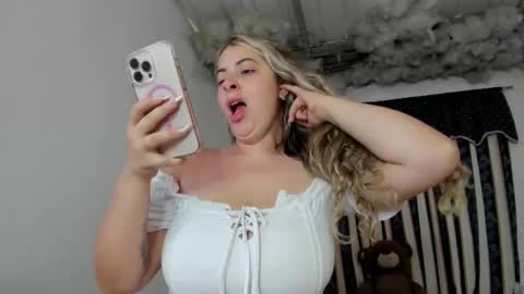 Lauu G online show from 02-04-26, 12:33