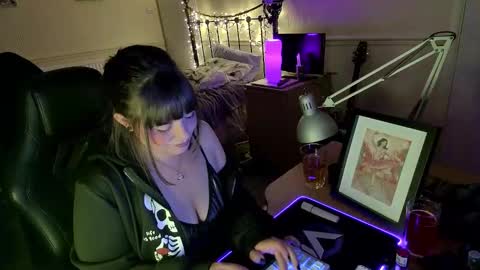 Lavenderrzz online show from 11-25-25, 02:39