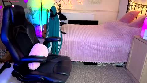 Snapshot of lavenderrzz19 chatting on 05-01-26, 03:16 Lavenderrzz online show from 05-01-26, 03:16