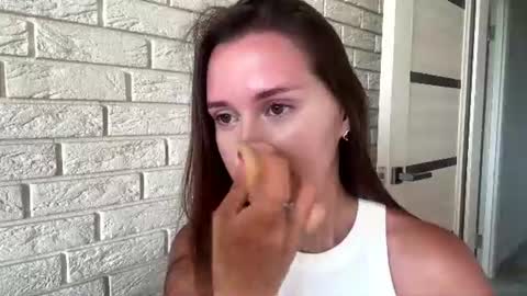 Luisa online show from 07-26-26, 07:48