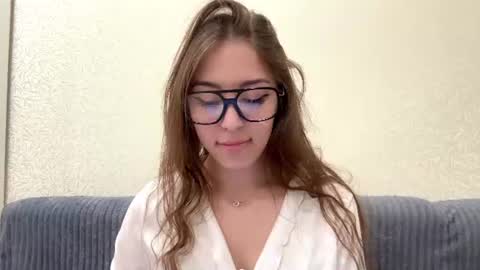 Snapshot of lavonebotten chatting on 07-06-26, 11:07 Elina online show from 07-06-26, 11:07